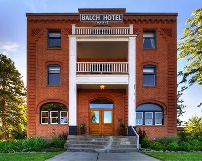 40 SE Heimrich St, Dufur, OR à vendre - Photo principale – Image 1 sur 80