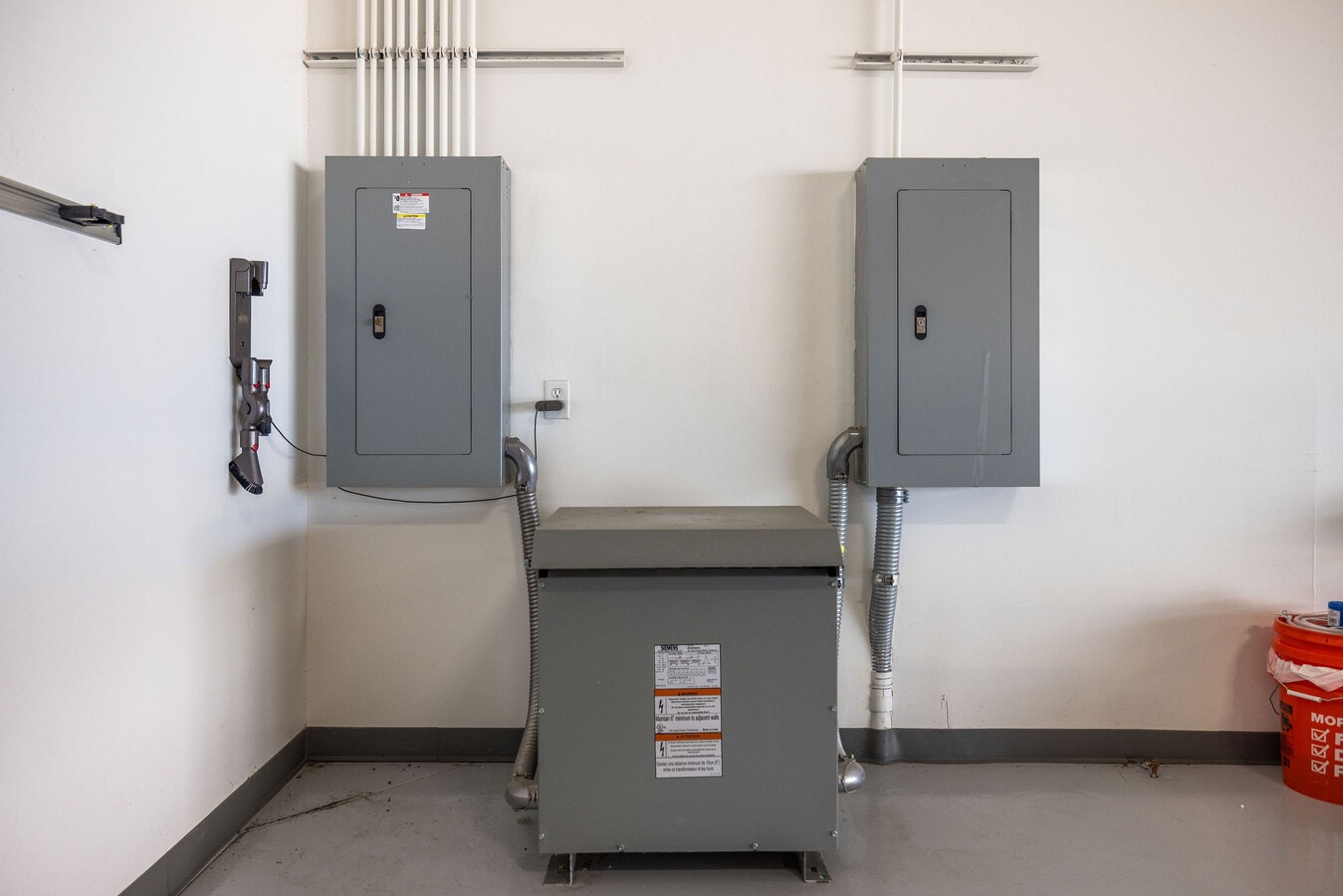 3080 Airport Dr, Erie, CO 80516 - Lot 4-6 - - Photo intérieure - Image 1 of 8