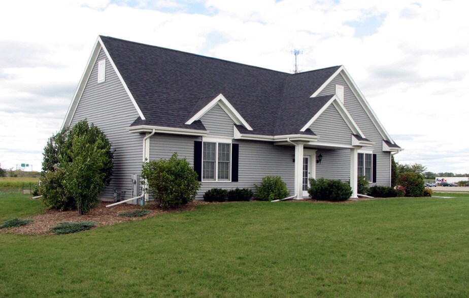 5676 County Road II, Larsen, WI à vendre - Photo principale – Image 1 sur 2