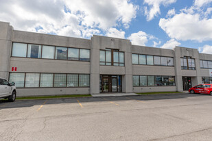 205 Rue Joseph-Carrier, Vaudreuil-dorion QC - immobilier d'entreprise