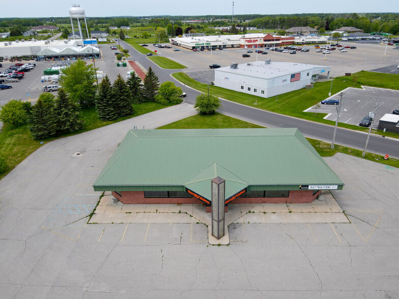 245 Mill St, Cheboygan, MI à louer - Photo de l’immeuble – Image 3 sur 11