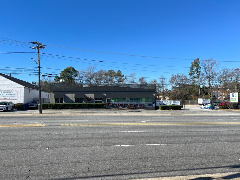 211 N Pleasantburg Dr, Greenville, SC à vendre - Photo de l’immeuble – Image 2 sur 65