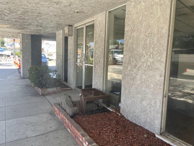 13273 Ventura Blvd, Studio City, CA à louer - Photo de l’immeuble – Image 3 sur 9