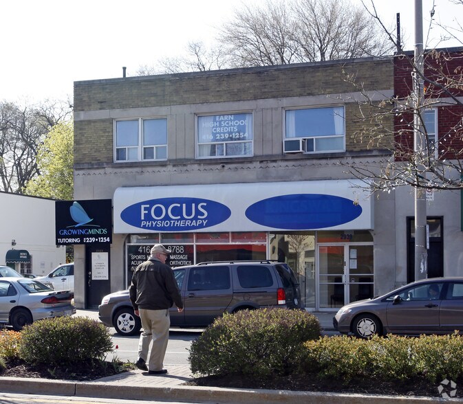 2939 Bloor St W, Toronto, ON à louer - Photo de l’immeuble – Image 2 sur 2