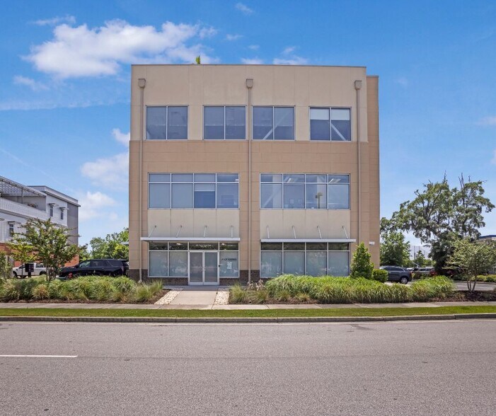 4921 Centre Pointe Dr, North Charleston, SC à vendre - Photo de l’immeuble – Image 2 sur 22