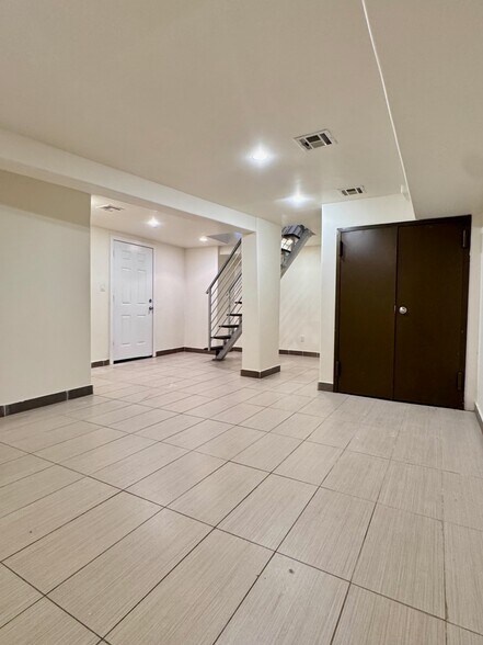 237 Jefferson St, Brooklyn, NY à louer - Photo de l’immeuble – Image 3 sur 11