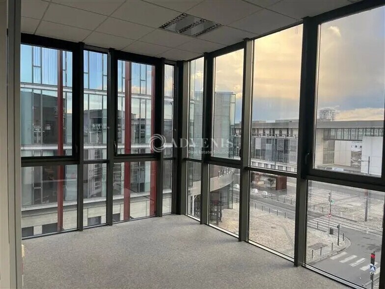 Bureau dans Tours à louer - Photo de l’immeuble – Image 1 sur 8