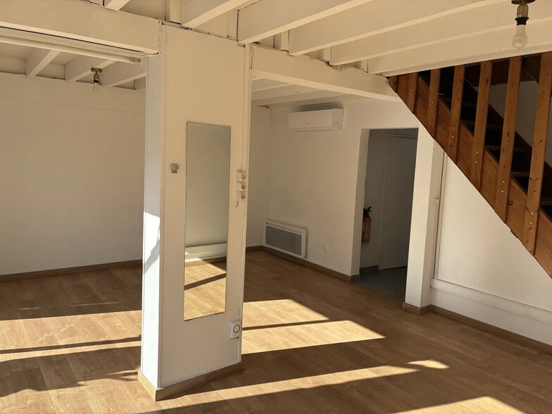 Local commercial dans Fréjus à louer - Photo de l’immeuble – Image 3 sur 4