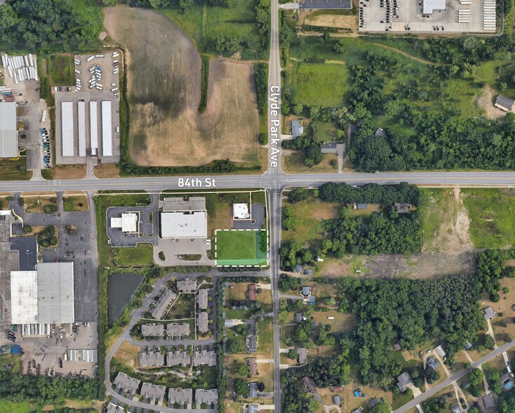 8431 Clyde Park Ave SW ave, Byron Center, MI à vendre - Aérien – Image 1 sur 1
