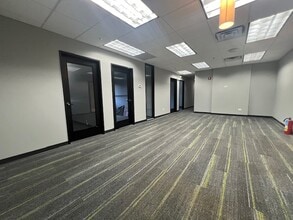 1530 N Randall Rd, Elgin, IL à louer Photo intérieure– Image 2 sur 7