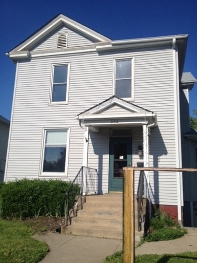 232 S Buchanan St, Edwardsville, IL à louer - Photo de l’immeuble – Image 2 sur 21