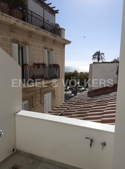 Immeuble residentiel dans Sitges, Barcelona à vendre - Photo de l’immeuble – Image 2 sur 3