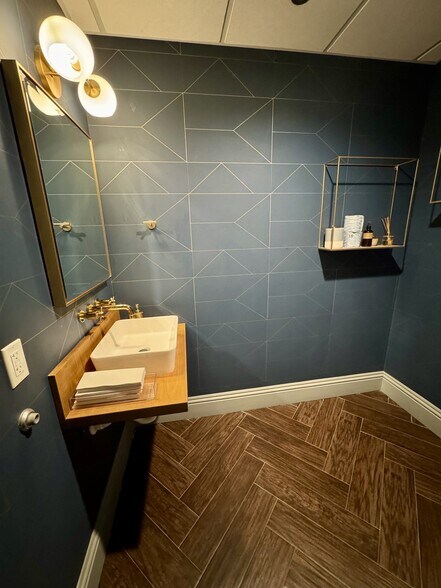 215 E Main St, Lakeland, FL à louer - Photo intérieure – Image 3 sur 11