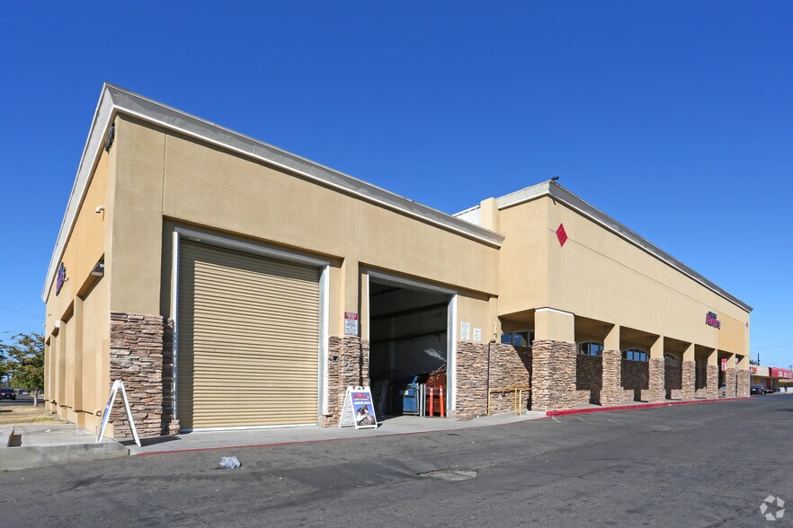 3231-3359 N Cedar Ave, Fresno, CA à louer - Photo principale – Image 3 sur 7