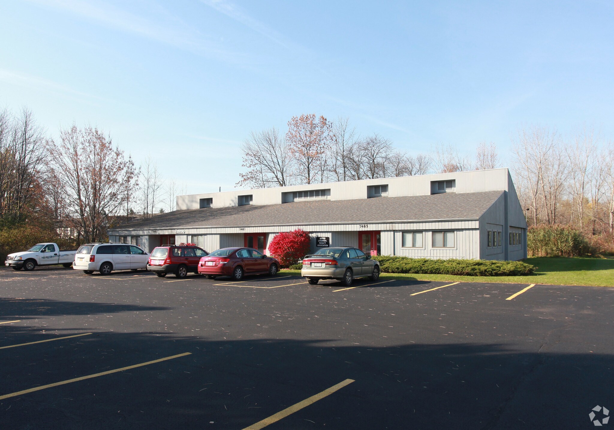 7481-7485 Morgan Rd, Bayberry, NY à louer Photo principale– Image 1 sur 6