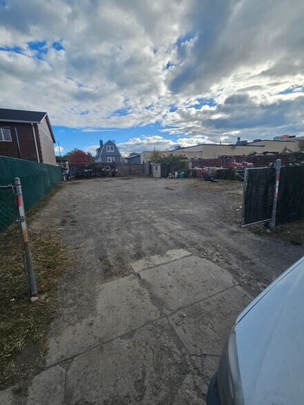 85 Plain ave, New Rochelle, NY à louer - Photo de l’immeuble – Image 2 sur 2