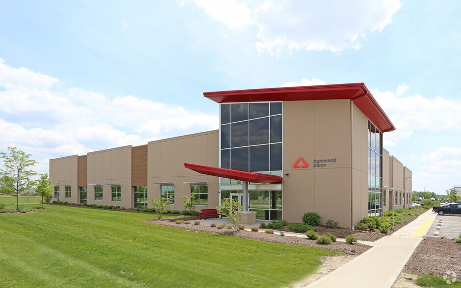 6750 Crosby Ct, Dublin, OH à louer - Photo de l’immeuble – Image 1 sur 2