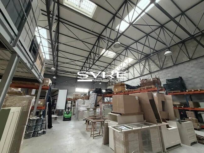 Plus de détails pour Industriel/Logistique à louer