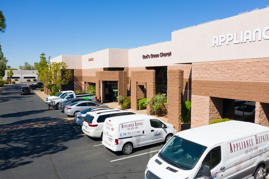 2400 W Southern Ave, Tempe, AZ à louer - Photo de l’immeuble – Image 2 sur 5