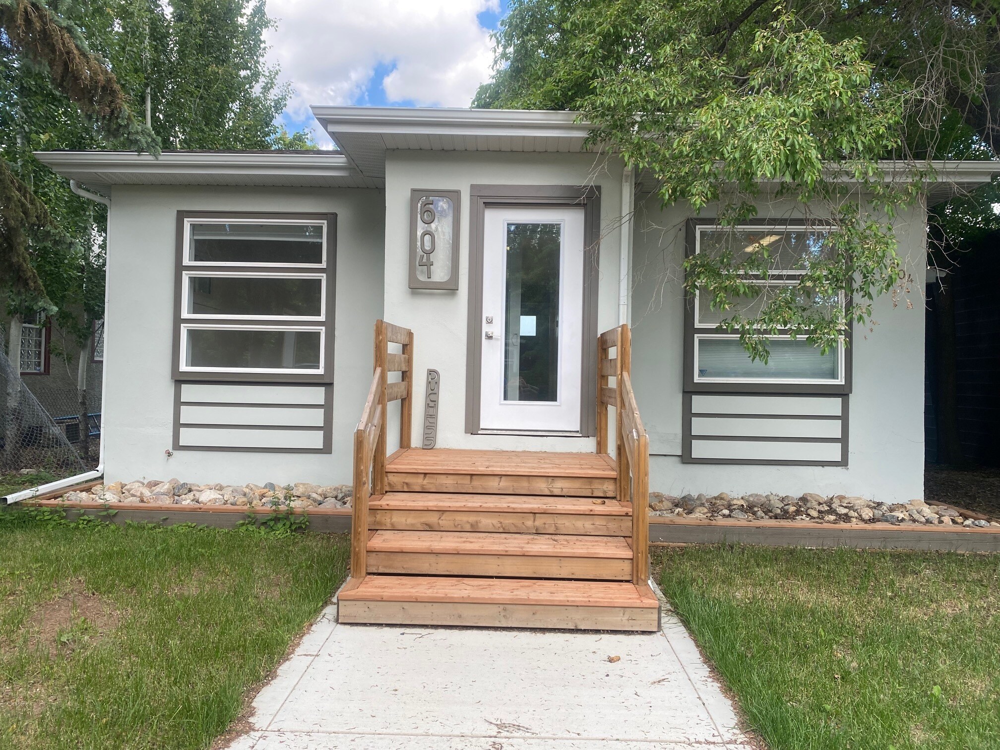 604 Duchess St, Saskatoon, SK à louer Photo de l’immeuble– Image 1 sur 19
