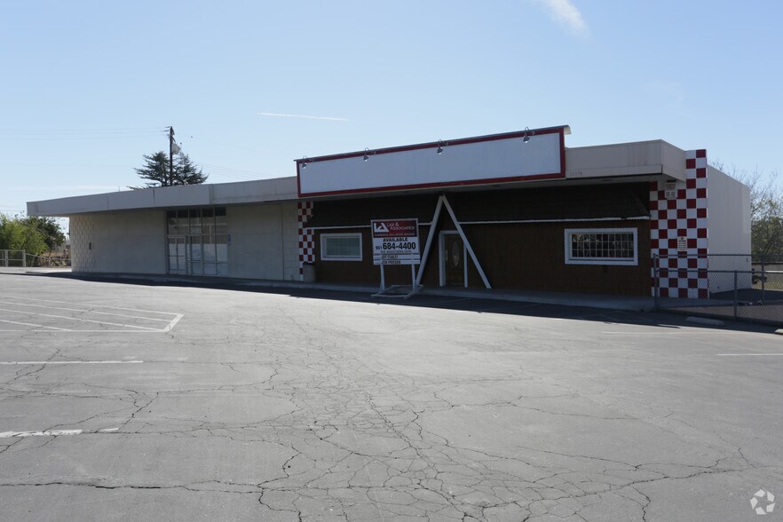 34601 Yucaipa Blvd, Yucaipa, CA à louer - Photo de l’immeuble – Image 2 sur 4