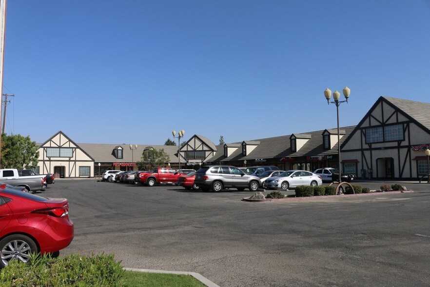 1002 Wible Rd, Bakersfield, CA à louer - Photo principale – Image 1 sur 2