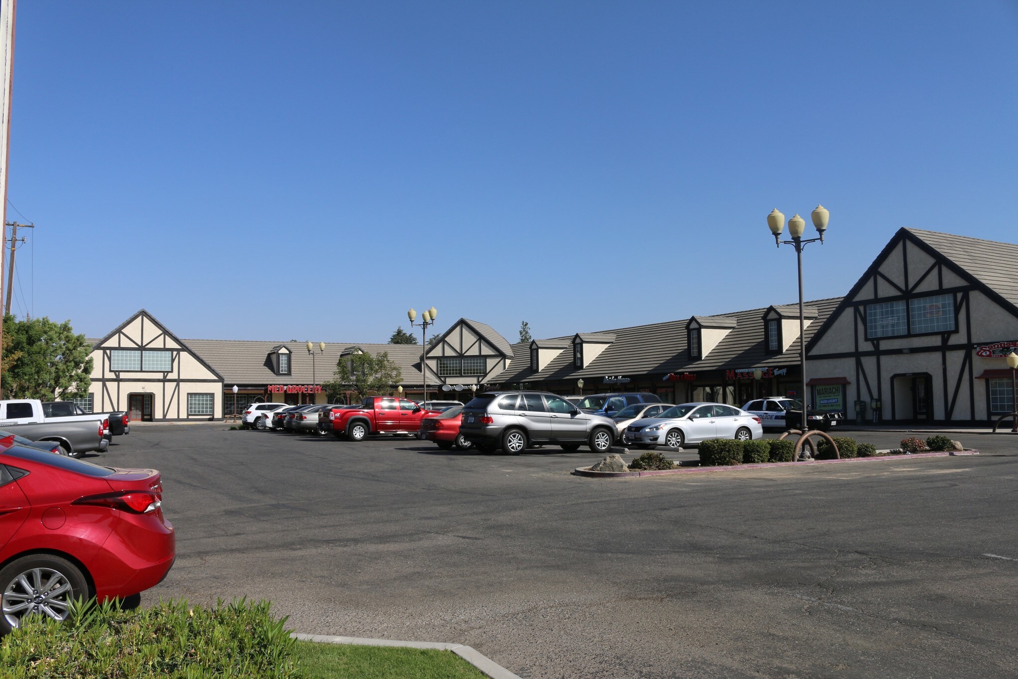 1002 Wible Rd, Bakersfield, CA à louer Photo principale– Image 1 sur 3