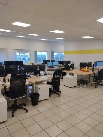 Bureau dans Perpignan à louer - Photo de l’immeuble – Image 2 sur 4