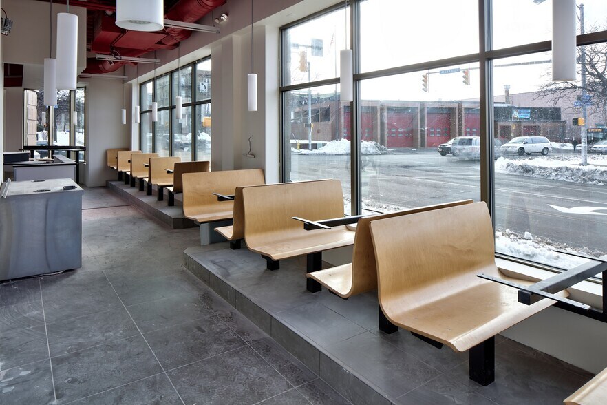 330-350 Monroe Ave, Rochester, NY à louer - Photo intérieure – Image 3 sur 8
