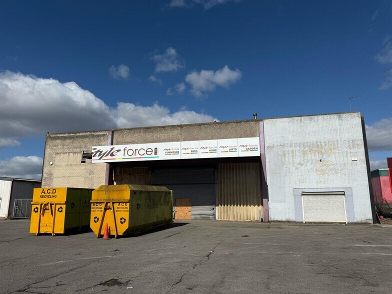 11 Village Farm Industrial Estate, Pyle à louer - Photo de l’immeuble – Image 3 sur 5