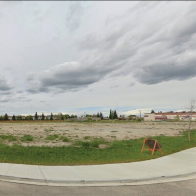 5236 28 Ave, Calgary, AB à louer - Photo de l’immeuble – Image 2 sur 3