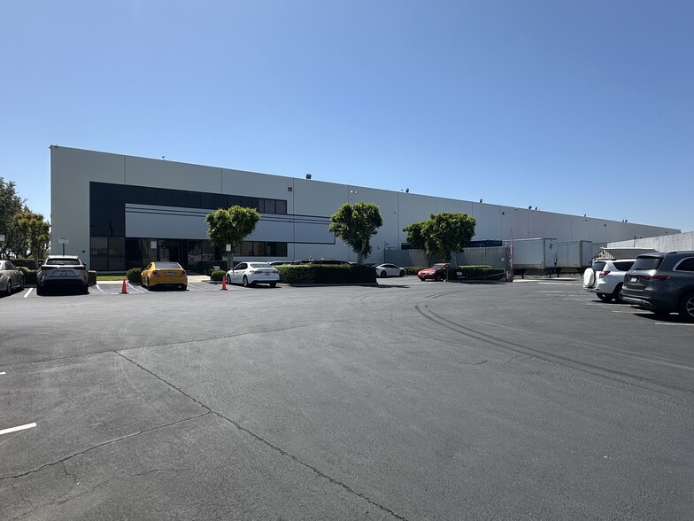 11500 Los Nietos Rd, Santa Fe Springs, CA à louer - Photo principale – Image 1 sur 6
