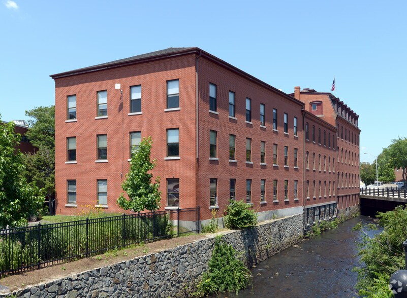 2 Charles St, Providence, RI à louer - Photo de l’immeuble – Image 1 sur 36