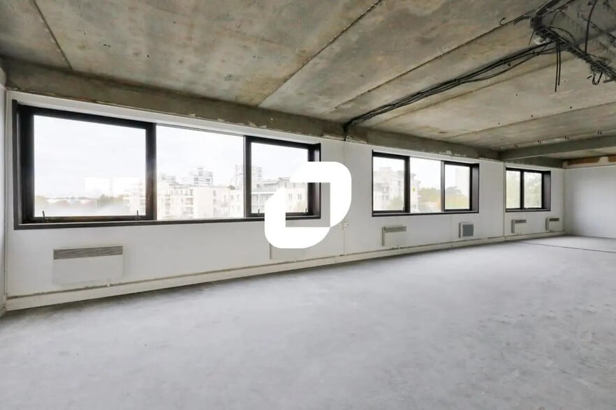 Bureau dans Bonneuil-sur-Marne à louer - Photo de l’immeuble – Image 2 sur 4