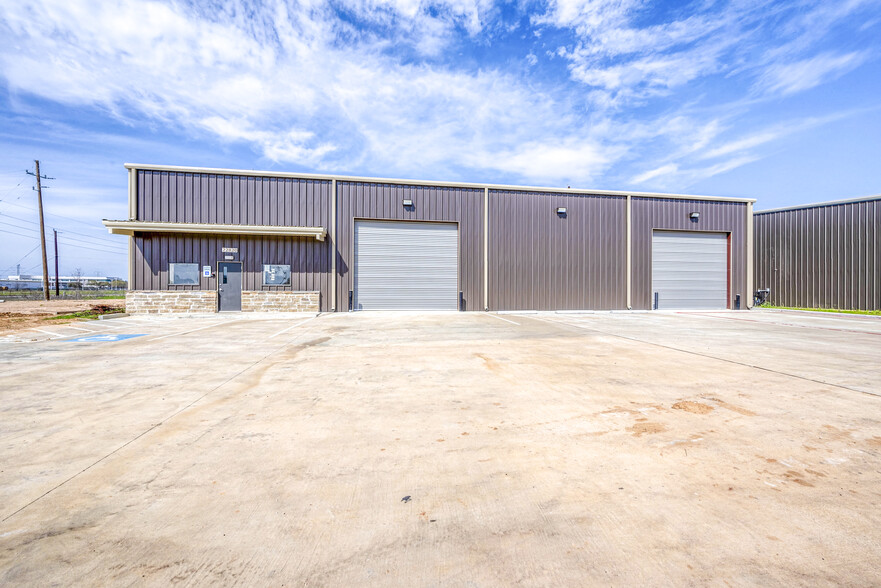 22820 Hufsmith Kohrville Rd, Tomball, TX à louer - Photo de l’immeuble – Image 2 sur 21