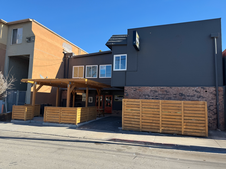 215-250 S Wells Ave, Reno, NV à louer - Photo de l’immeuble – Image 1 sur 3