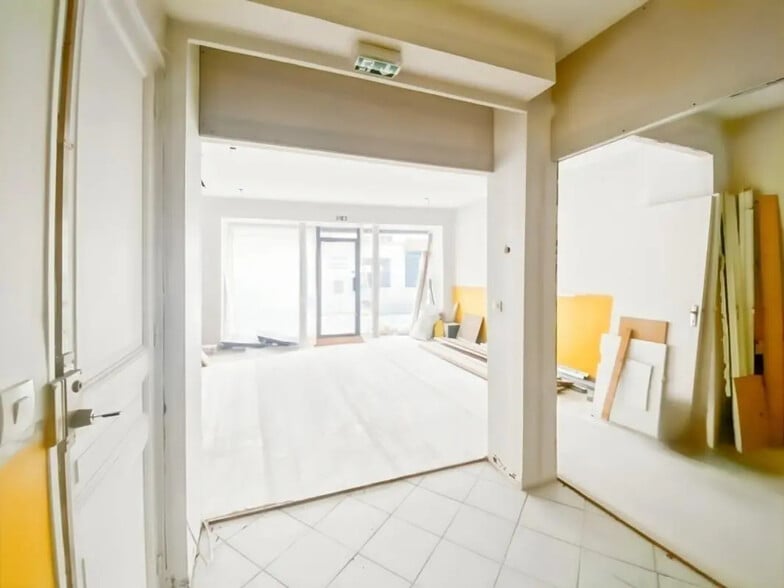 Local commercial dans Montreuil à louer - Photo de l’immeuble – Image 2 sur 7