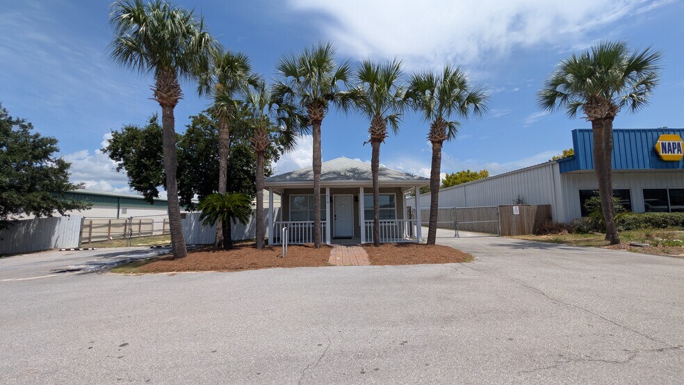 515 Mountain Dr, Destin, FL à louer - Photo de l’immeuble – Image 2 sur 32