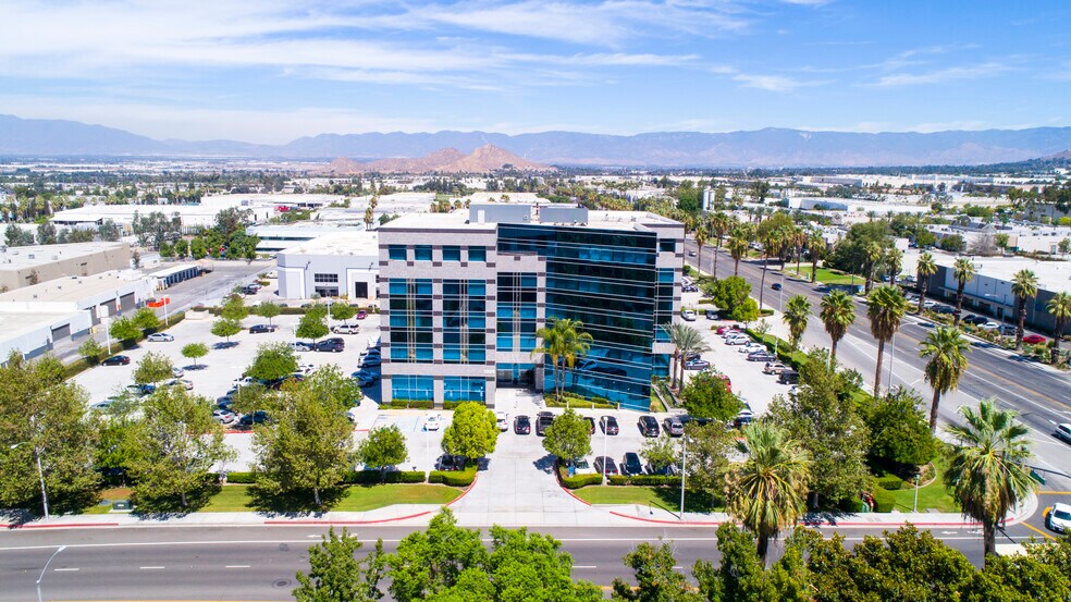 1325 Spruce St, Riverside, CA à vendre - Aérien – Image 3 sur 21