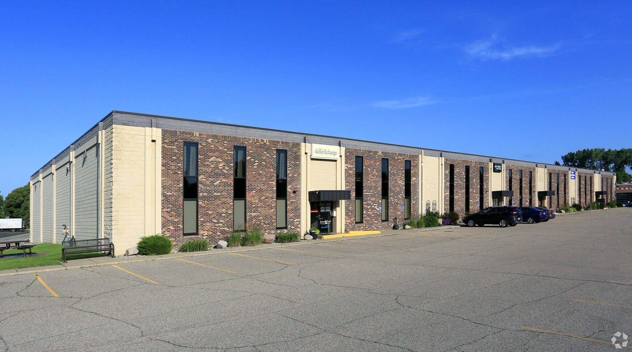 6865-6889 Washington Ave S, Edina, MN à louer Photo principale– Image 1 sur 8