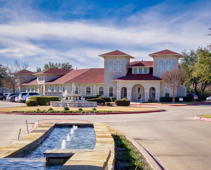 1013 Long Prairie Rd, Flower Mound, TX à louer - Photo de l’immeuble – Image 3 sur 12