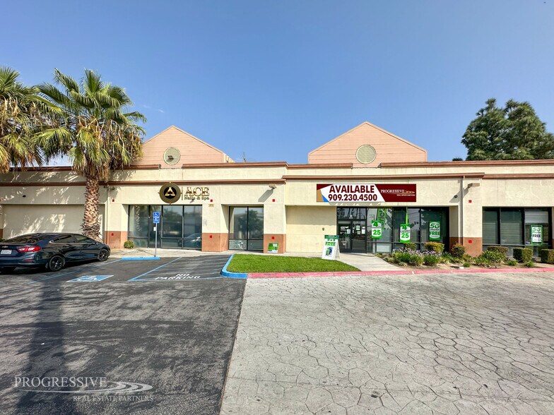 2068 W Redlands Blvd, Redlands, CA à louer - Photo de l’immeuble – Image 2 sur 4