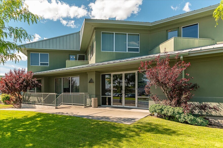 1240 Pioneer Way S, Moses Lake, WA à vendre - Photo de l’immeuble – Image 3 sur 25