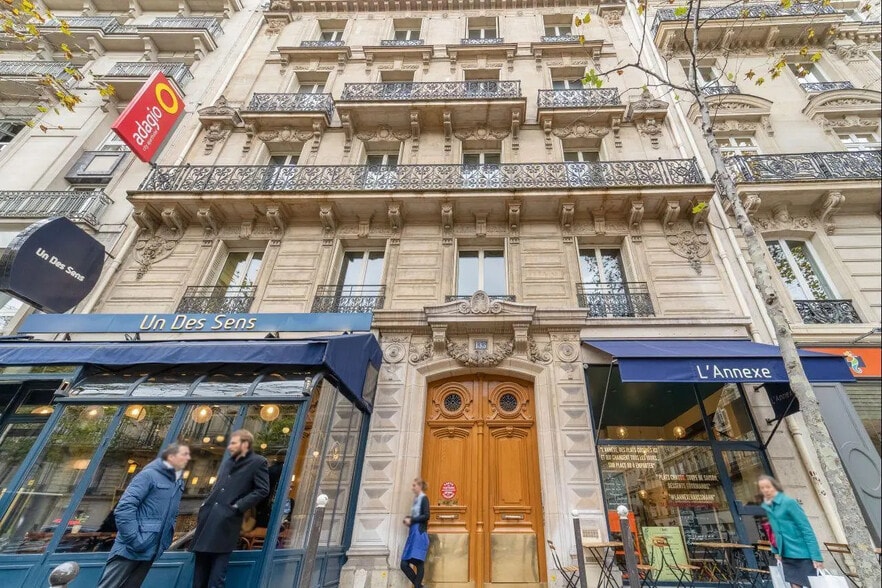 133 Boulevard Haussmann, Paris à louer - Photo de l’immeuble – Image 1 sur 16