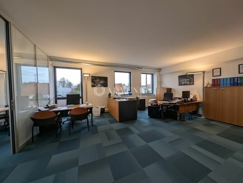 Bureau dans Geispolsheim à louer - Photo intérieure – Image 2 sur 9