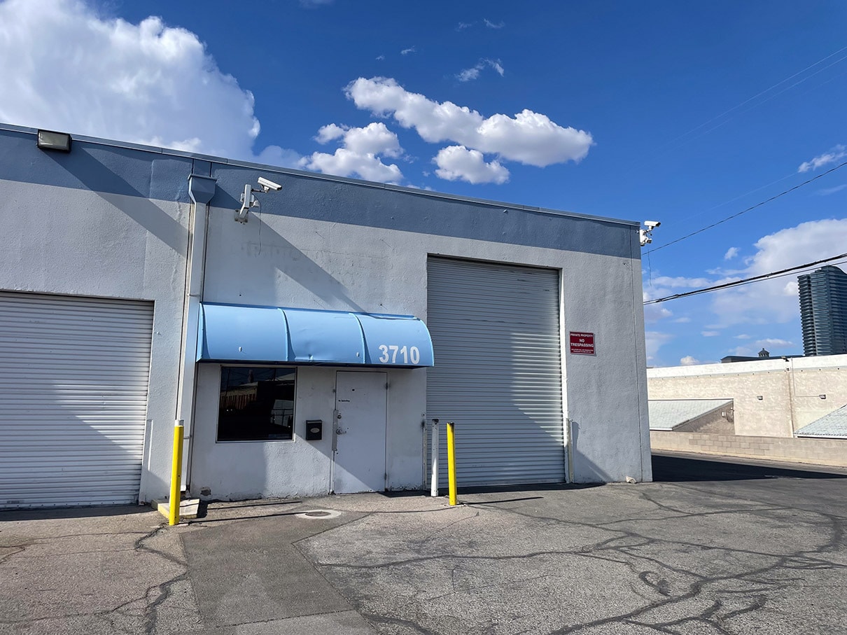3730-3750 Tompkins Ave, Las Vegas, NV à louer Photo de l’immeuble– Image 1 sur 7