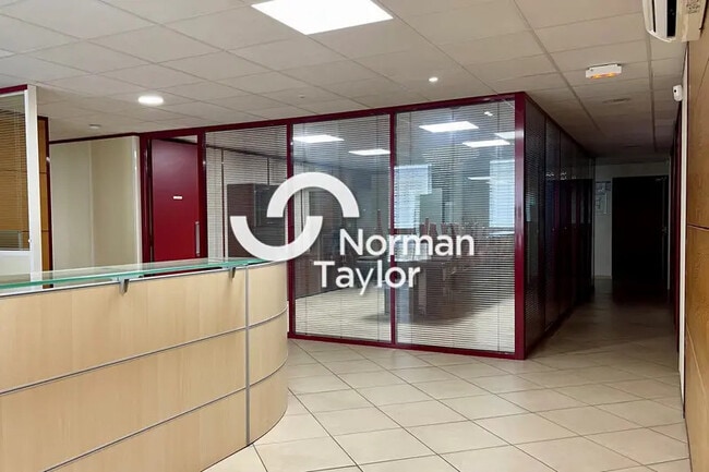 Plus de détails pour Bureau à vendre