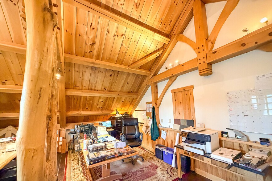 4663 US-2, East Montpelier, VT à vendre - Photo de l’immeuble – Image 2 sur 9