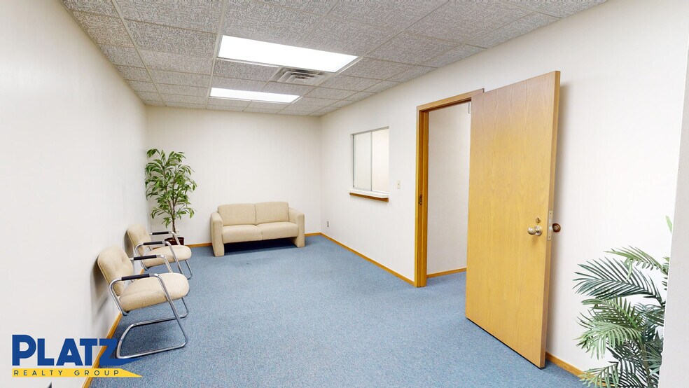 1700 E Market St NE, Warren, OH à louer - Photo intérieure – Image 2 sur 19