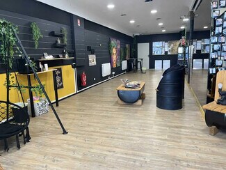 Plus de détails pour Local commercial à louer